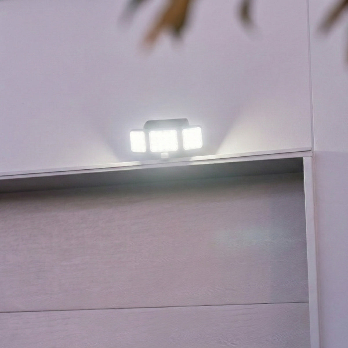Solar Motion Sensor Floodlight | Adjustable Panels | GUARDIAN